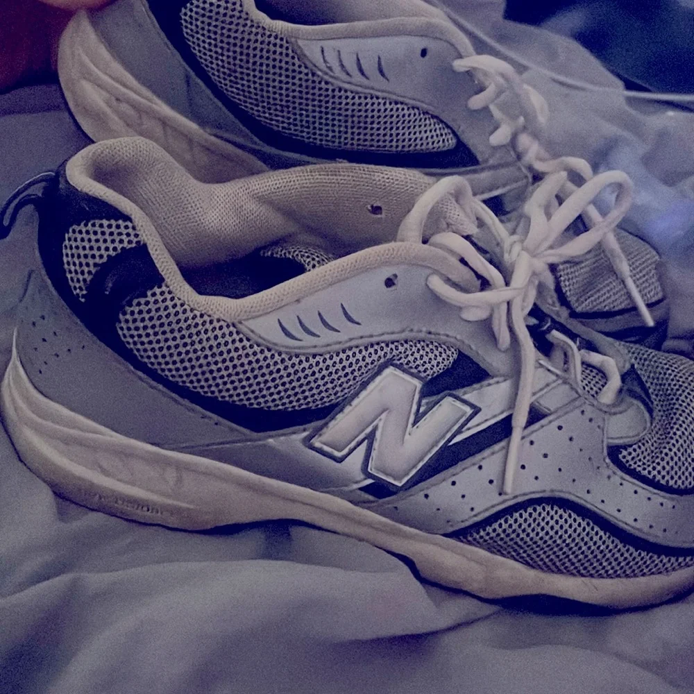 New Balance - Picture 1 of 2